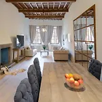 Pure Luxury In Oltrarno Florence