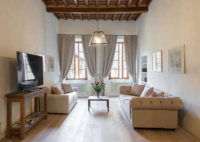 Pure Luxury In Oltrarno Florence
